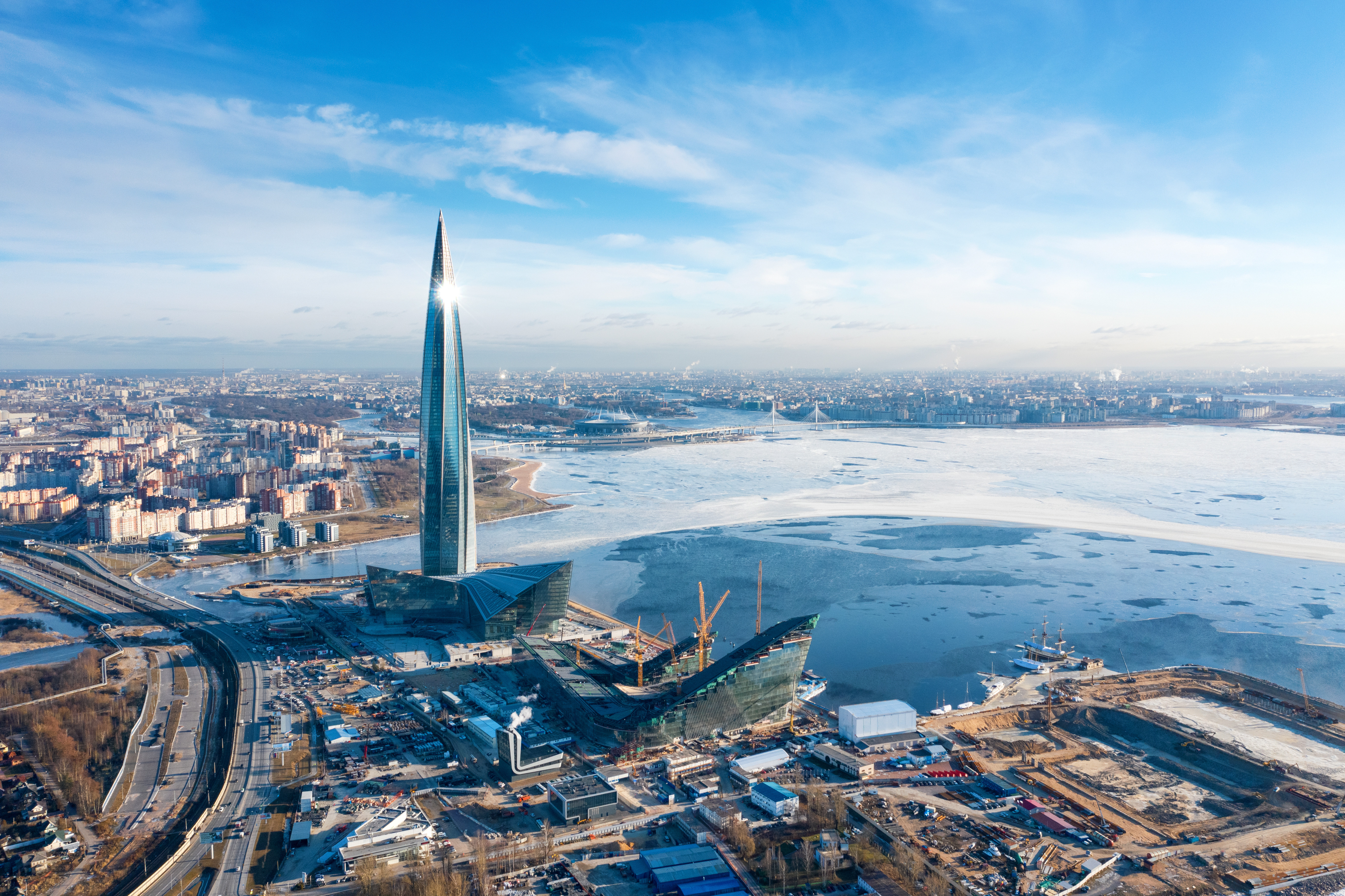 Pierderi de 13 miliarde de dolari. Gazprom își vinde clădirile și dă afară aproape jumătate din personalul administrativ