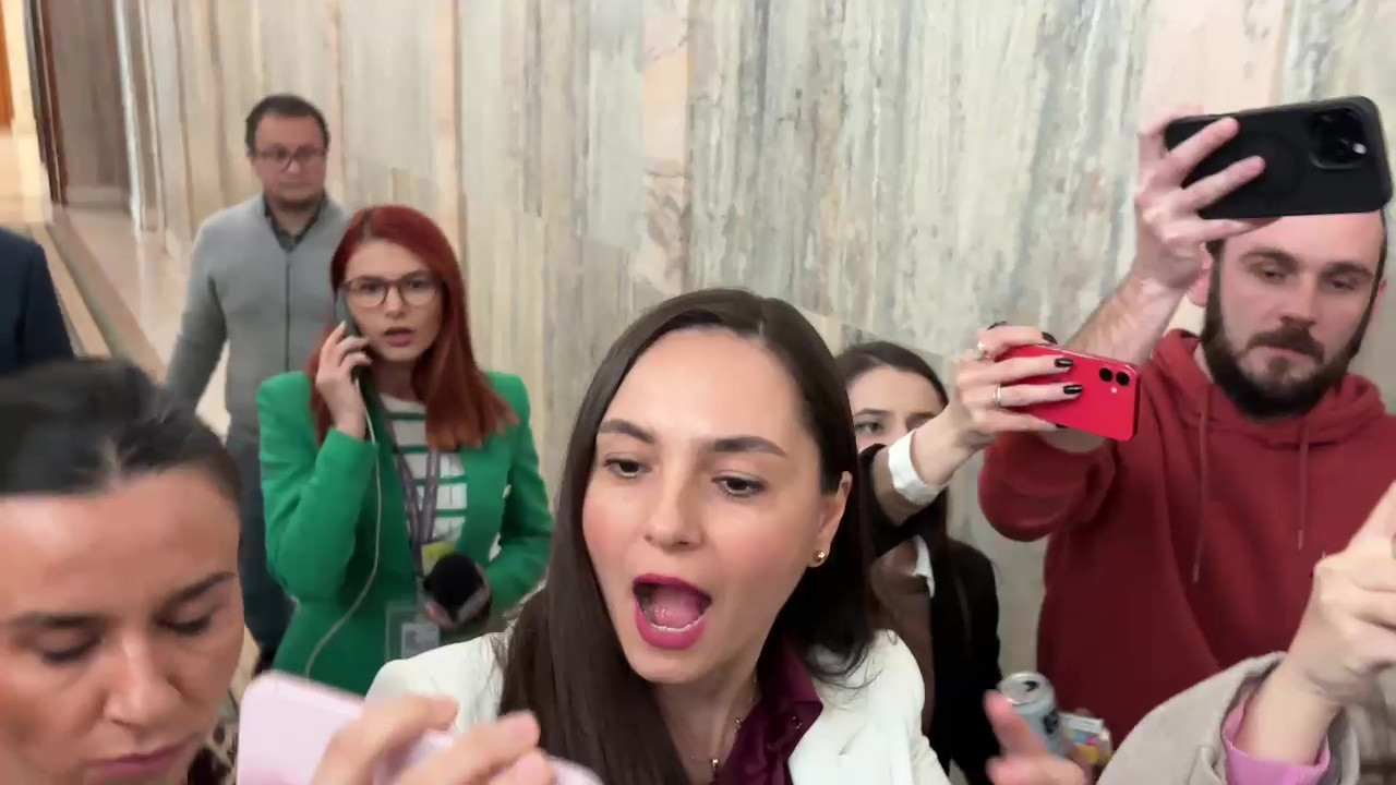 Scandal în Parlament. Președinta POT Anamaria Gavrilă a sunat la 112, ca să fie dați afară jurnaliștii care voiau declarații