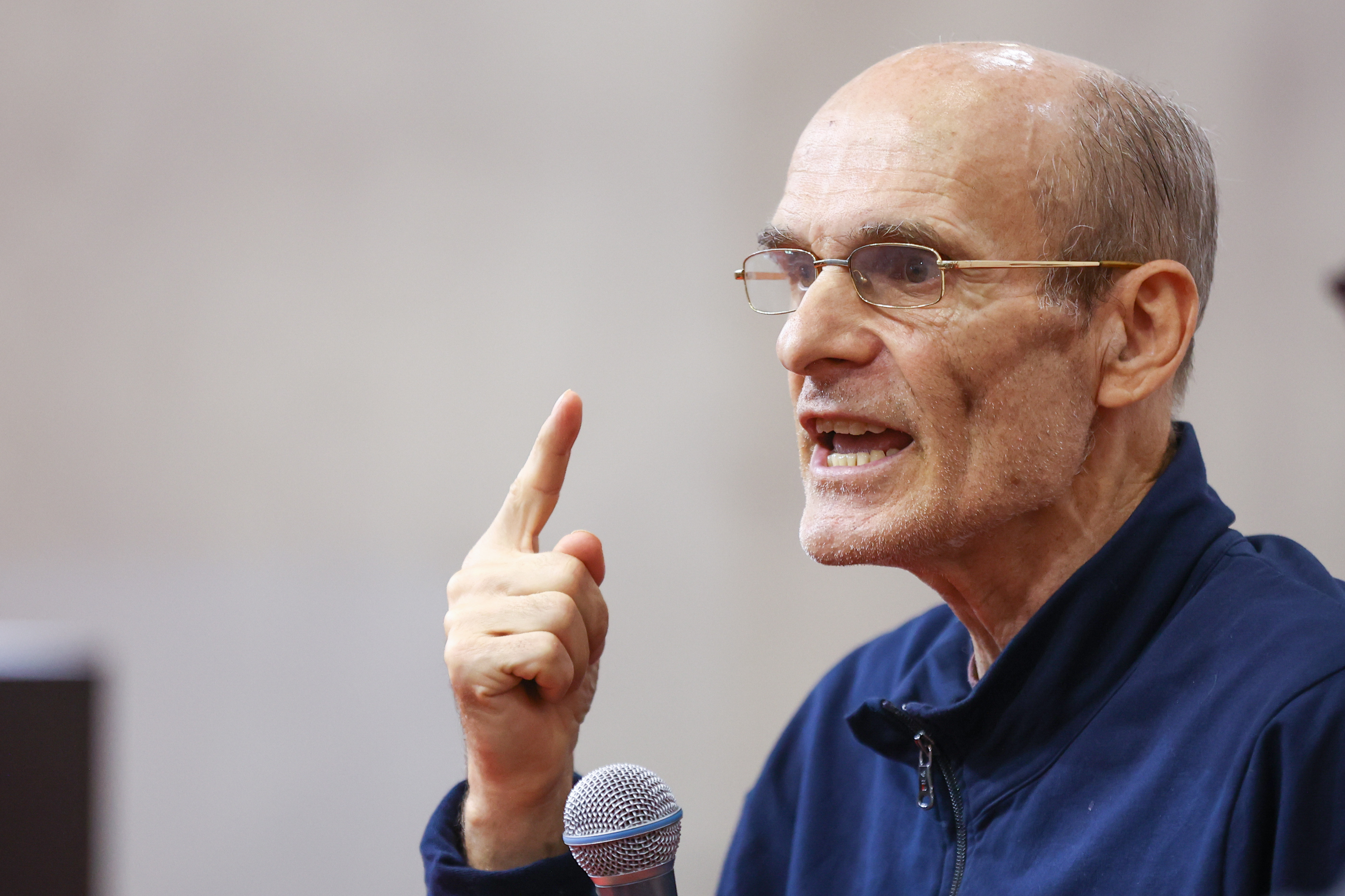 Cristian Tudor Popescu spune că Marius Lazurcă, posibil viitor șef al SIE, a fost decorat de ”un colonel KGB în rezervă”