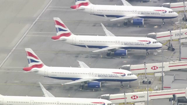 Aeroportul Heathrow, închis de un incendiu la o centrală electrică. Anchetatorii nu exclud implicarea Rusiei