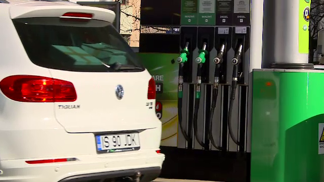 Vești bune pentru șoferi. Benzina și motorina continuă să se ieftinească. Prețul plătit acum pentru un plin