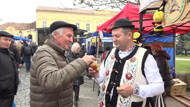Cât a ajuns să coste kilogramul de miere, la un târg de produse tradiționale în Blaj