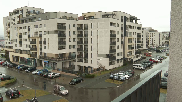 Românii renunță la visul de a fi proprietari din cauza dobânzilor. Numărul celor care vor să-și cumpere case, în scădere