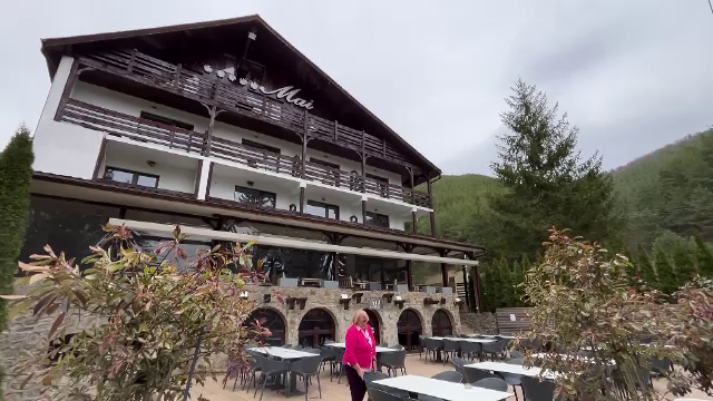 Oferte pentru vacanța de Paște. Cât plătesc românii care vor să petreacă sărbătorile la malul mării sau în Bucovina