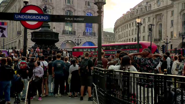 Cum ar fi fraudat mii de studenți, mai ales români, sistemul britanic de credite universitare. Reacția fermă a autorităților