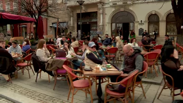 Primul oraș din România care interzice fumatul în multe spații publice. Sunt vizate inclusiv festivalurile. Ce amenzi vor fi