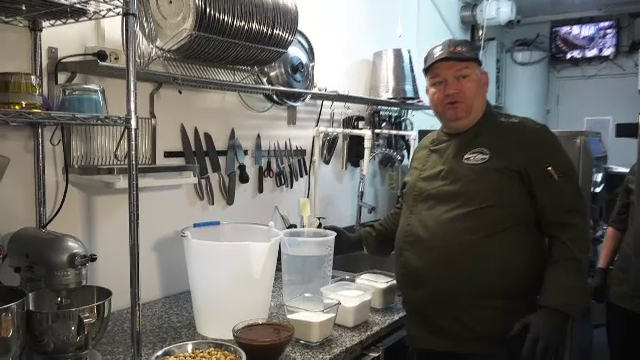 Ziua europeană a înghețatei artizanale. Cum se combină cu alune într-un atelier din Târgu Mureș