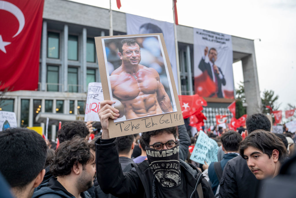 Erdogan, reacție nervoasă după protestele violente din Turcia provocate de arestarea primarului din Istanbul: „Asumați-vă!”