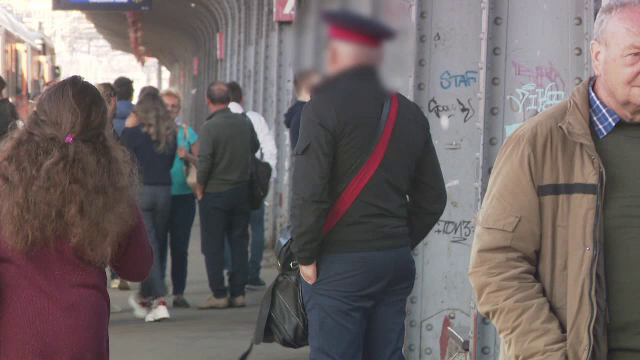 Dosarul „nașilor” de la CFR. 21 de angajați, sub control judiciar pentru fraudă cu bilete gratuite pentru elevi