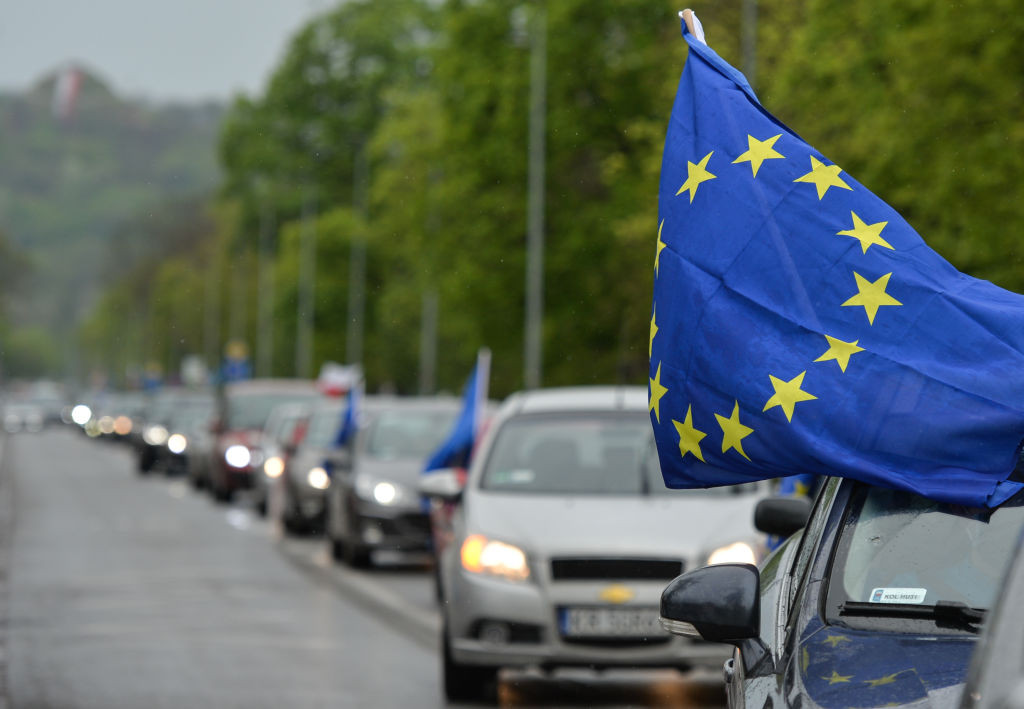 Eurobarometru: Majoritatea europenilor cer o Uniune mai puternică și unită; românii, tot mai sceptici