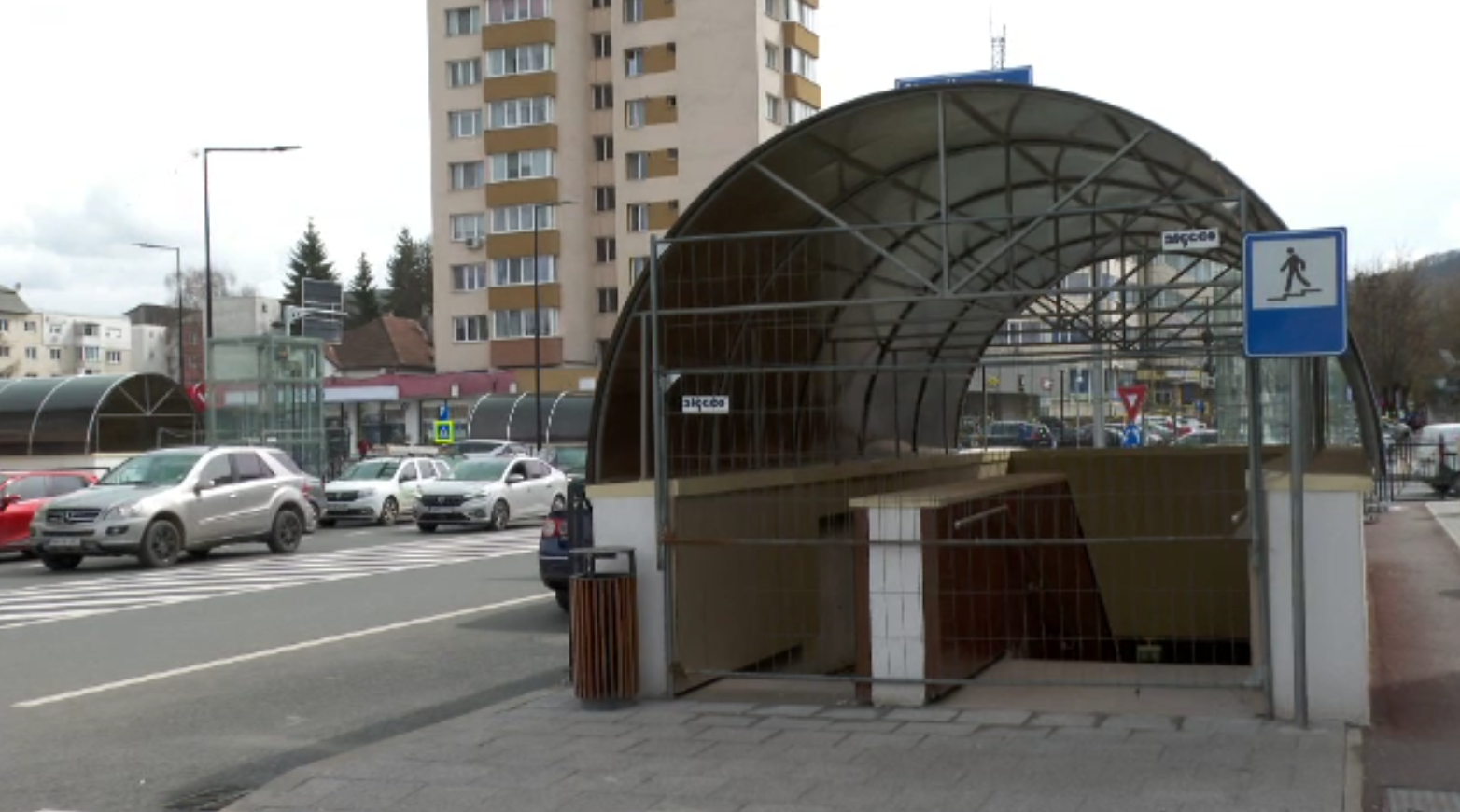 Pasaj pietonal din Bistrița, refăcut parțial imediat după inaugurare. „Detaliul” de 670.000 de lei de care n-au ținut cont