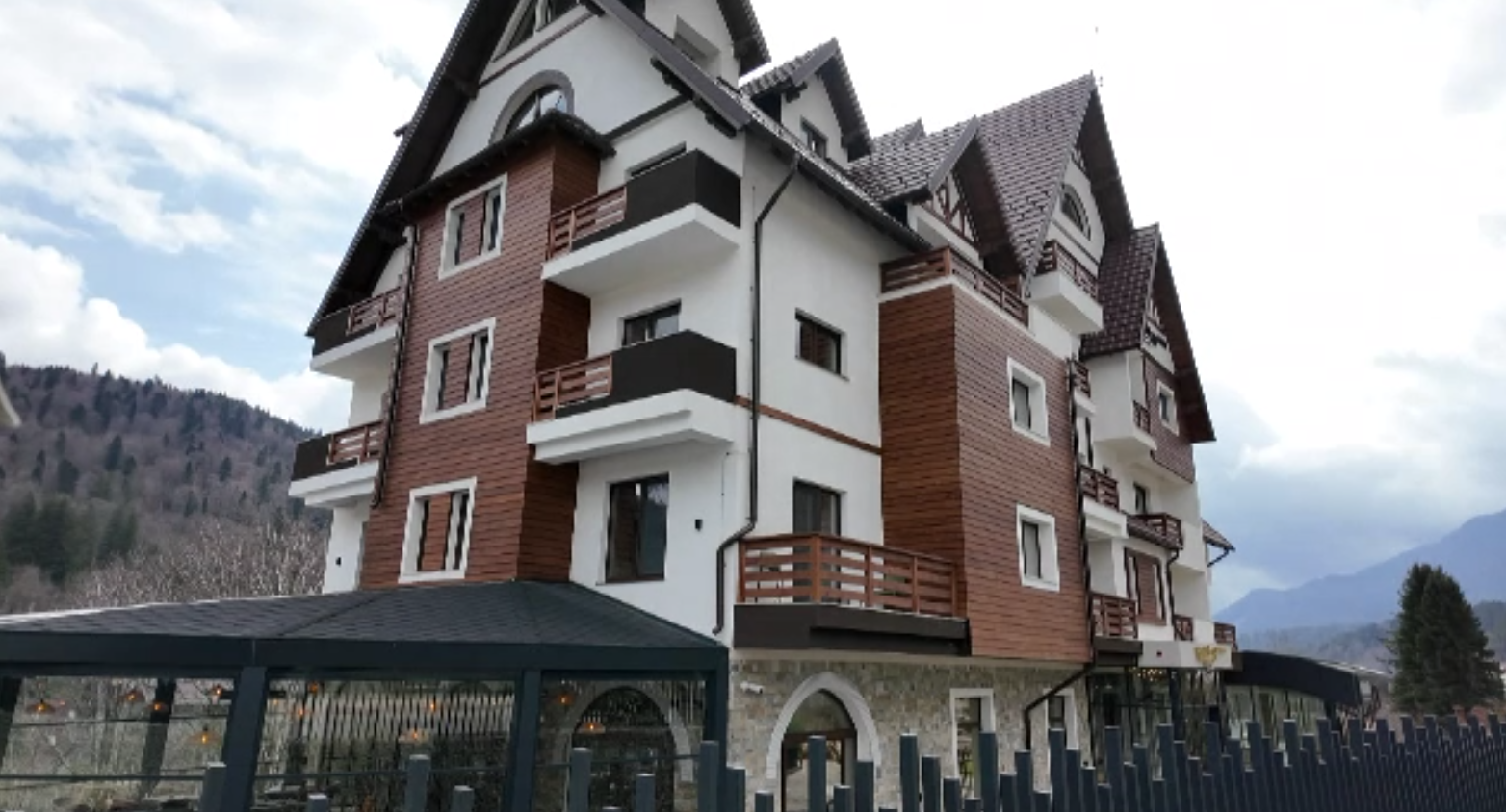 Procedură în dezbatere. Cum vor putea bugetarii să intre în posesia voucherelor de vacanță de 800 de lei