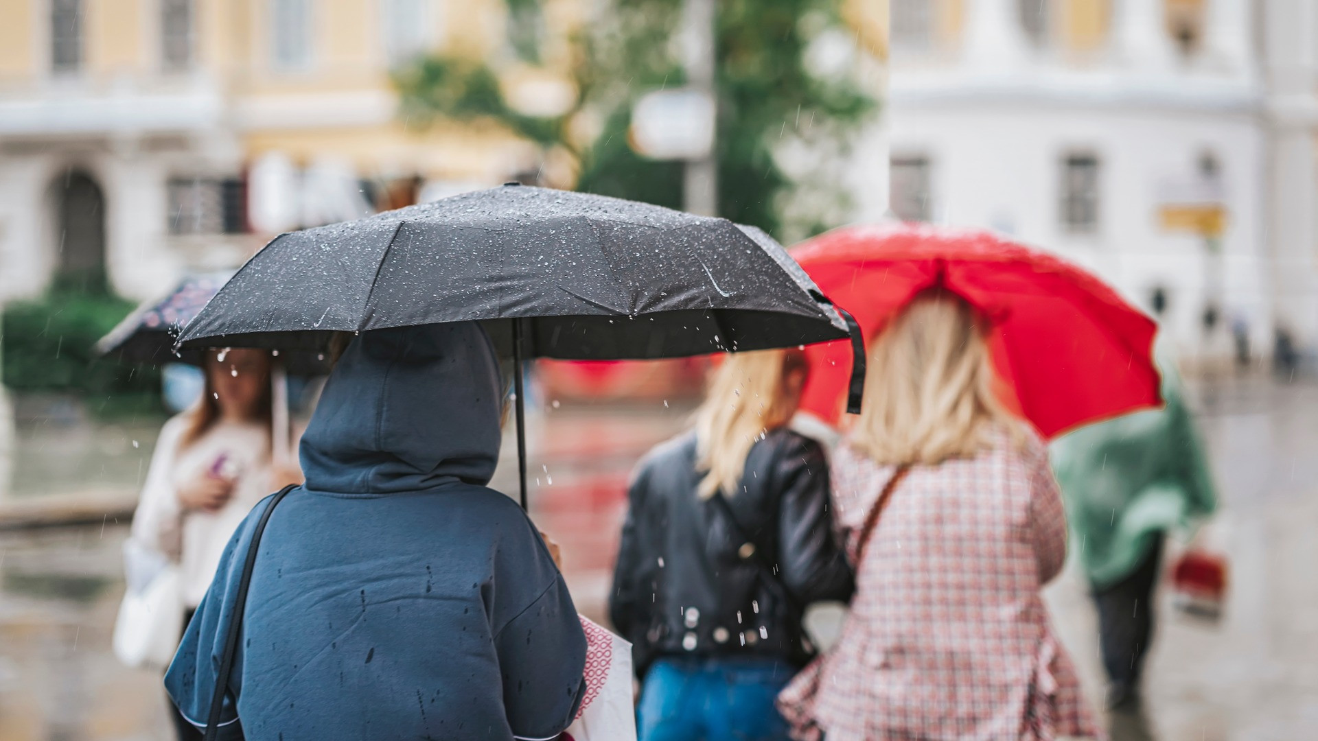 Vremea azi, 27 martie. Zi mohorâtă, cu ploi în cea mai mare parte a țării și maxime de până la 20 grade