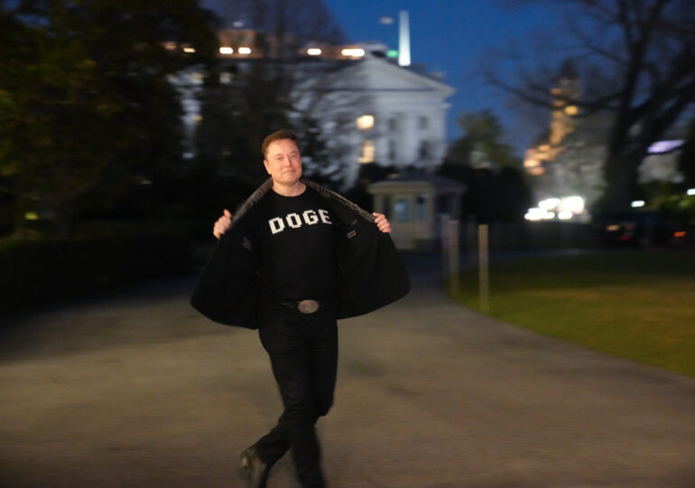 Elon Musk dezvăluie ce-l ține treaz noaptea