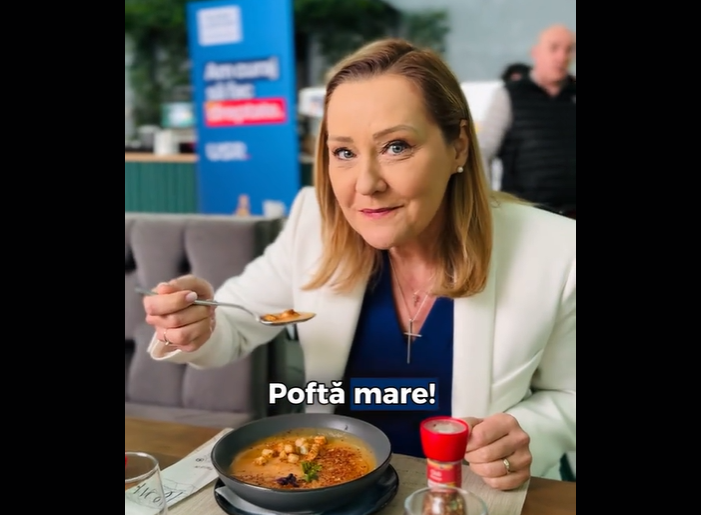 Elena Lasconi a mâncat panseluţele decor dintr-o supă: „Nu prea pot să înghit crinii şi trandafirii”. VIDEO