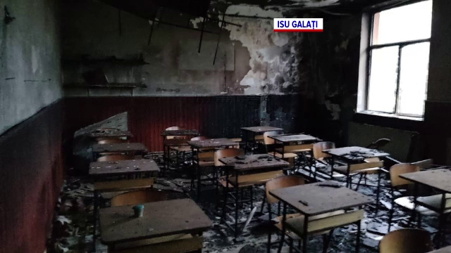 O școală din Galați a fost incendiată intenționat de un bărbat. Biroul directoarei și alte încăperi au fost vandalizate