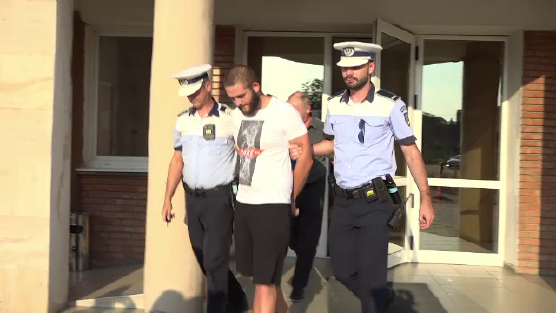 Ce pedeapsă a primit un șofer de 19 ani care a ucis, beat și fără permis, 3 tineri în Alba. Va plăti și daune de 900.000 euro