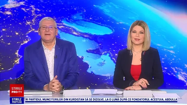 Sute de orădeni au ieșit la plimbare să admire magnoliile din fața Palatului Baroc