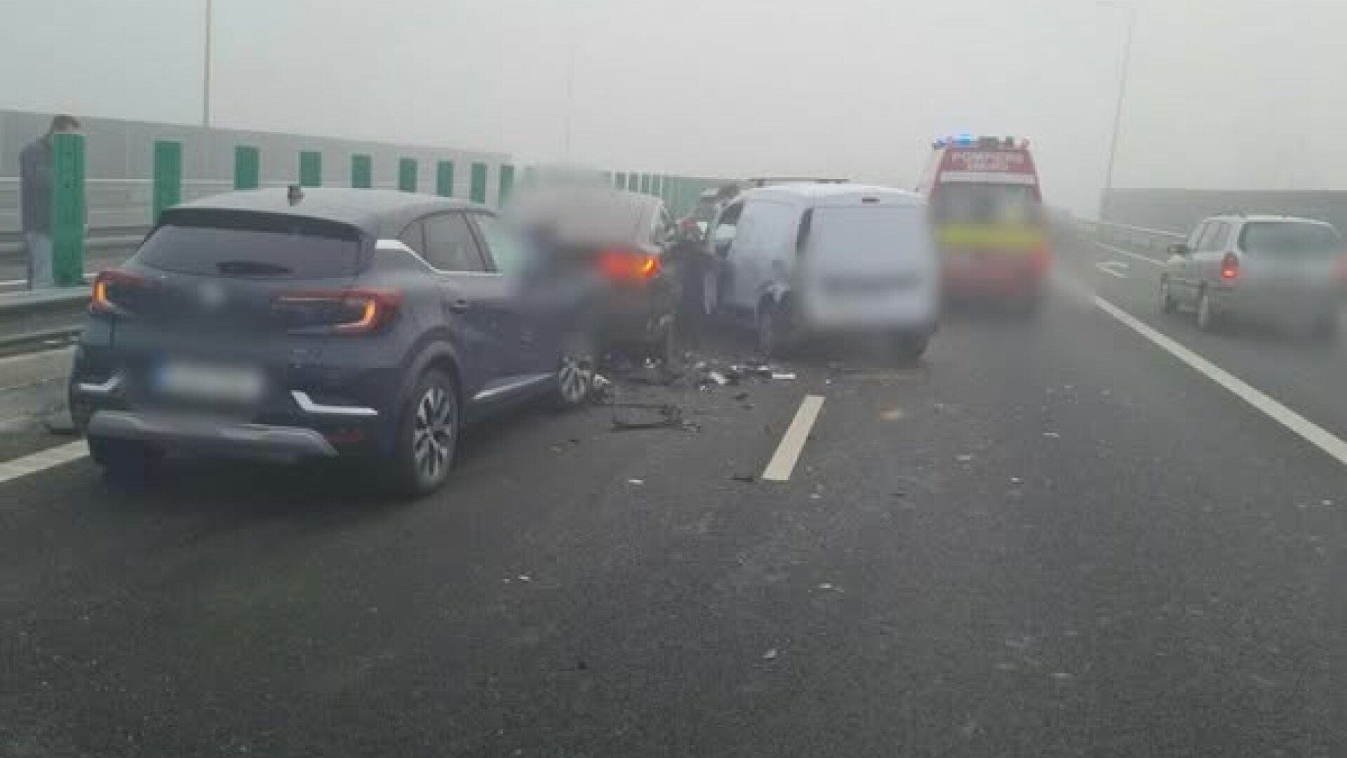 Un șofer a oprit brusc pe A0, lângă București, după ce i s-a aprins un martor în bord, și a provocat un carambol cu 8 mașini