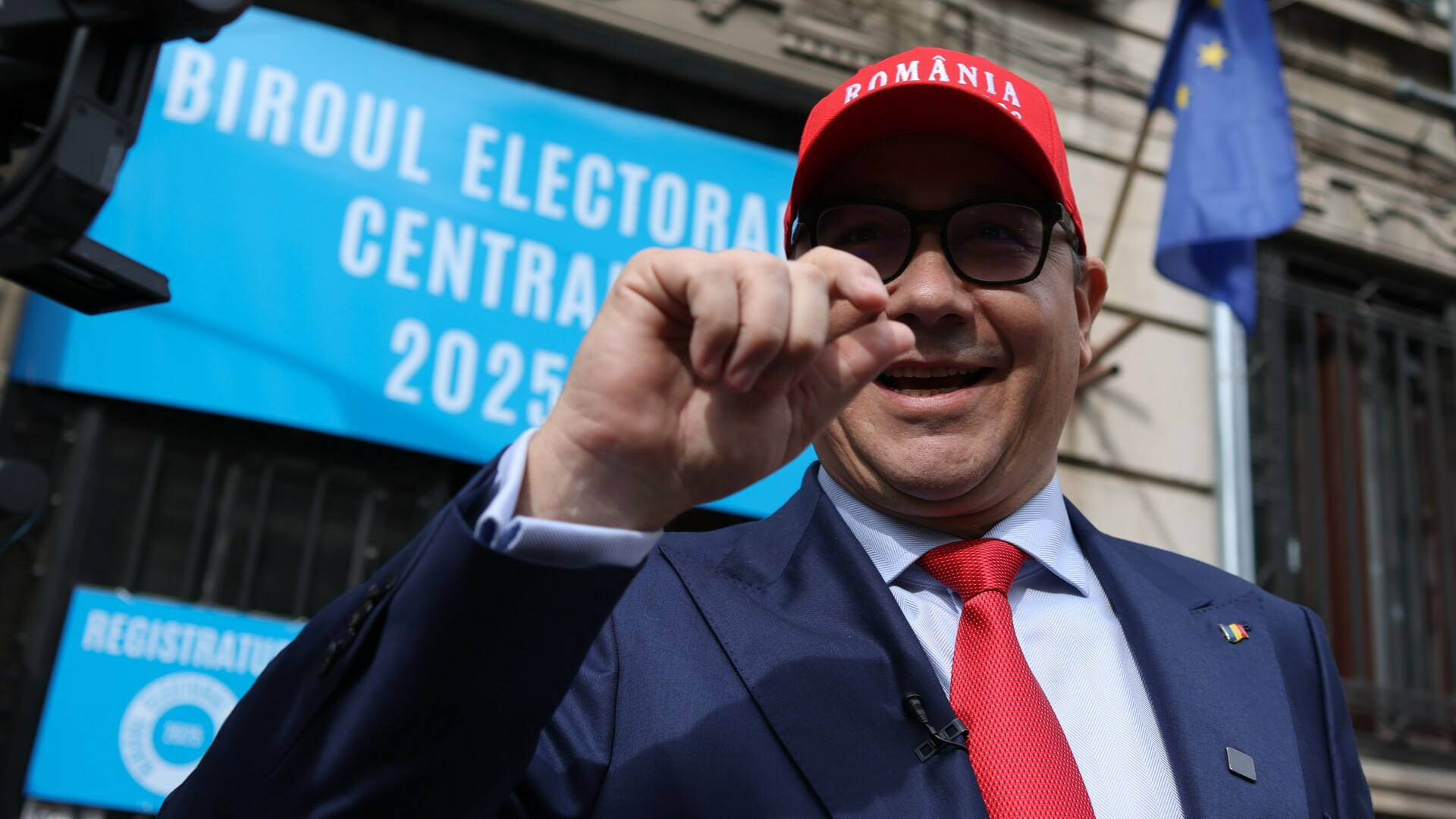 “Acum 20 de ani, Ponta purta tricou cu Che Guevara. Acum și-ar pune și unul cu Zelea Codreanu, numai să ia voturi” | INTERVIU