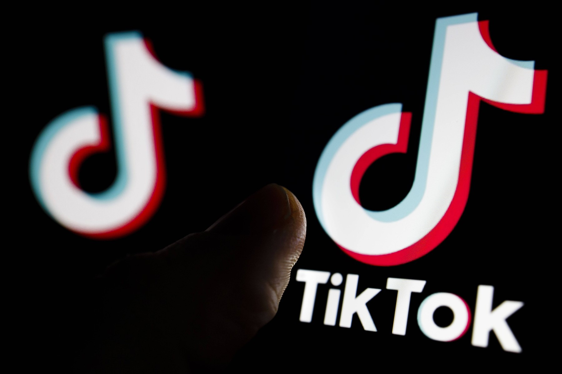 TikTok dezvoltă o nouă versiune a aplicaţiei pentru utilizatorii din SUA, în perspectiva unei vânzări iminente