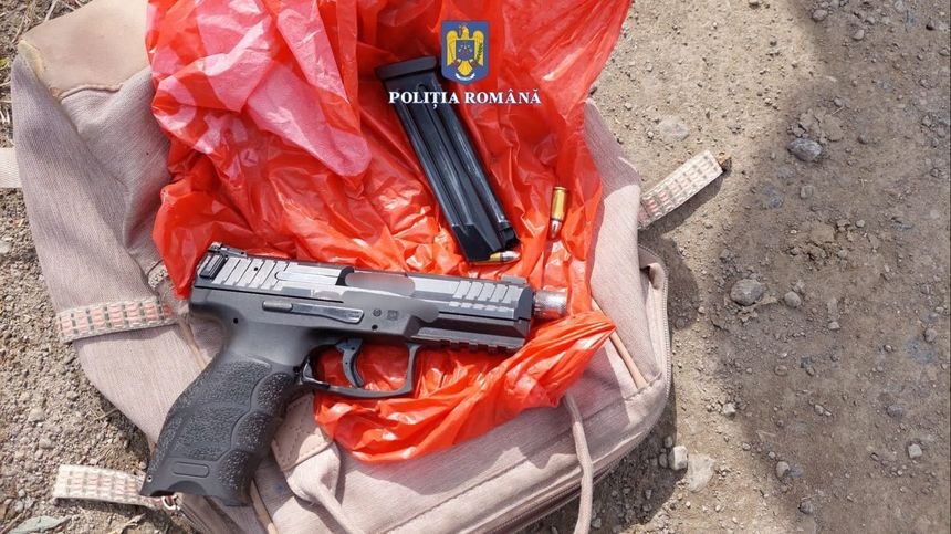 Un bărbat din Galați a fost prins când încerca să vândă un pistol cu gloanțe, cu 2.000 de lei