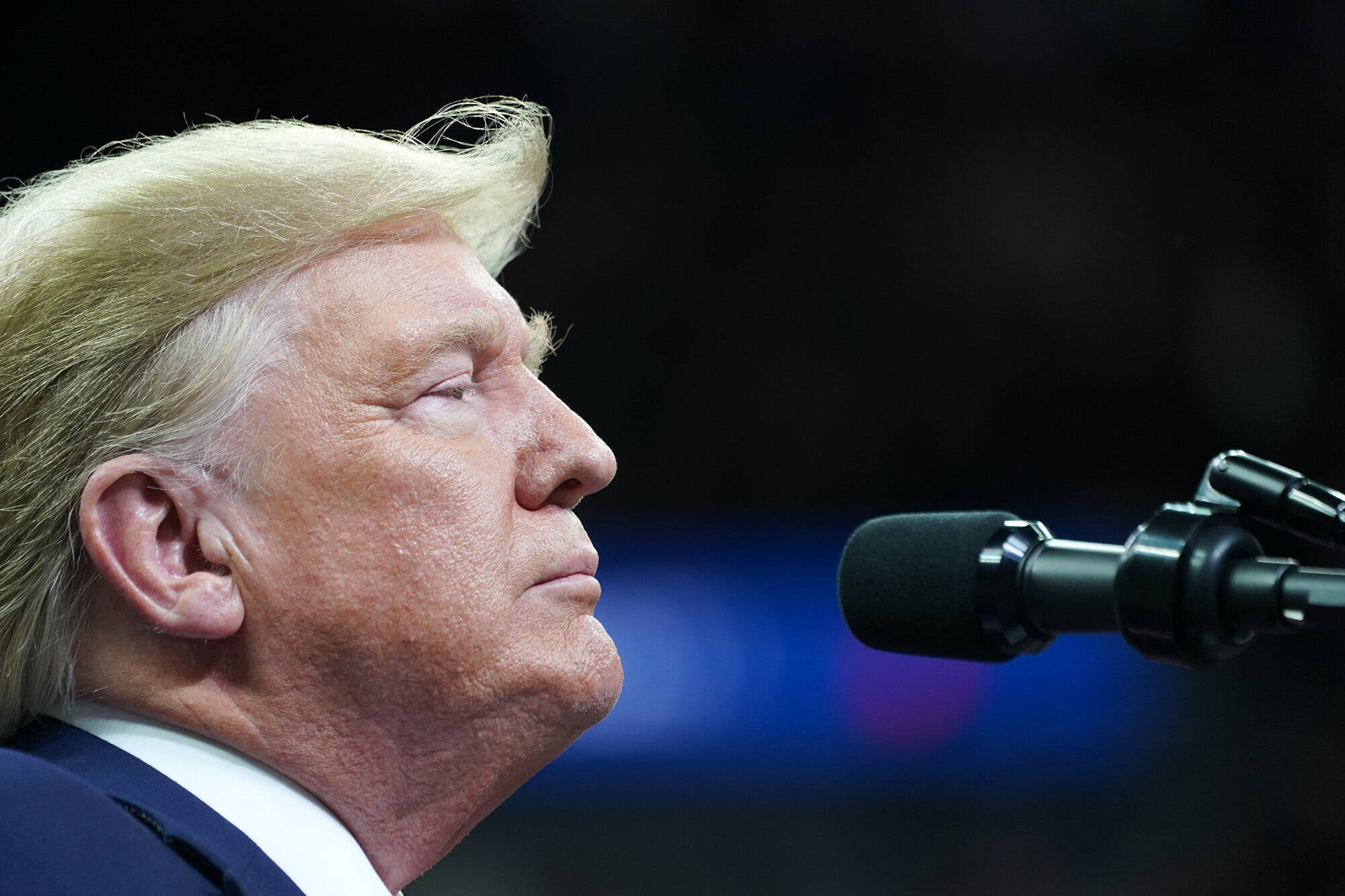 Ultimul ordin executiv al lui Donald Trump: „presiunea apei va face ca duşurile Americii să fie din nou grozave"