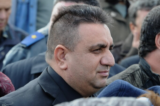 Averea interlopului Bercea Mondialu. Autoritățile i-au pus sechestru pe 40 de imobile, 41 de conturi bancare şi 7 maşini