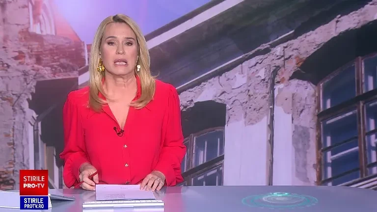 O bucată de pervaz a căzut de pe o clădire din Piața Romană, din București, de la etajul 3