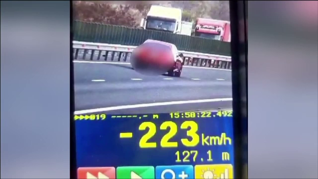Ce a pățit un șofer care a fost prins de radar când ”zbura” cu 223 km/h pe Autostrada A1