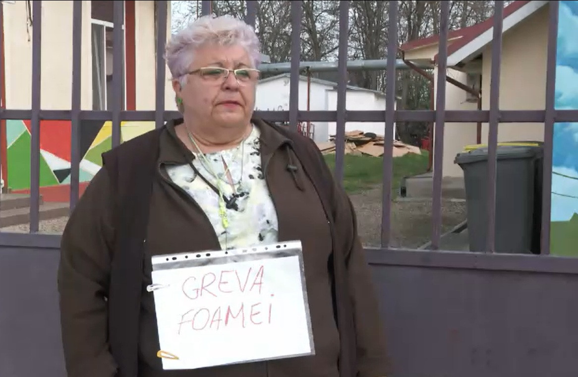 O femeie din Galați, concediată de două ori dintr-o școală, a intrat în greva foamei: „Este o decizie abuzivă”