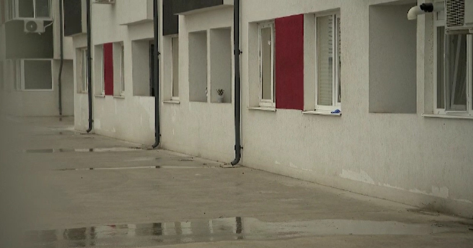 Bărbatul de 49 de ani care a căzut de la etaj, în Chiajna, a fost omorât de un prieten. Ce s-a întâmplat înainte de crimă