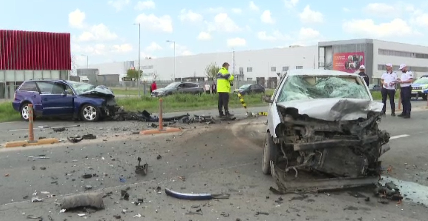 Impact fatal la intrarea în Timișoara. Un șofer a murit după ce a intrat pe contrasens și s-a izbit de o altă mașină