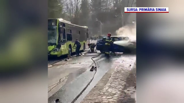 Accident grav în Sinaia. O mașină a luat foc după ce s-a izbit de un autobuz cu 15 oameni. Cinci persoane au fost rănite