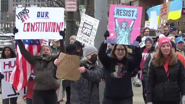 Cel mai mare protest împotriva lui Trump, la nivel național, în SUA. „Congresul îi permite să conducă ca un fascist”