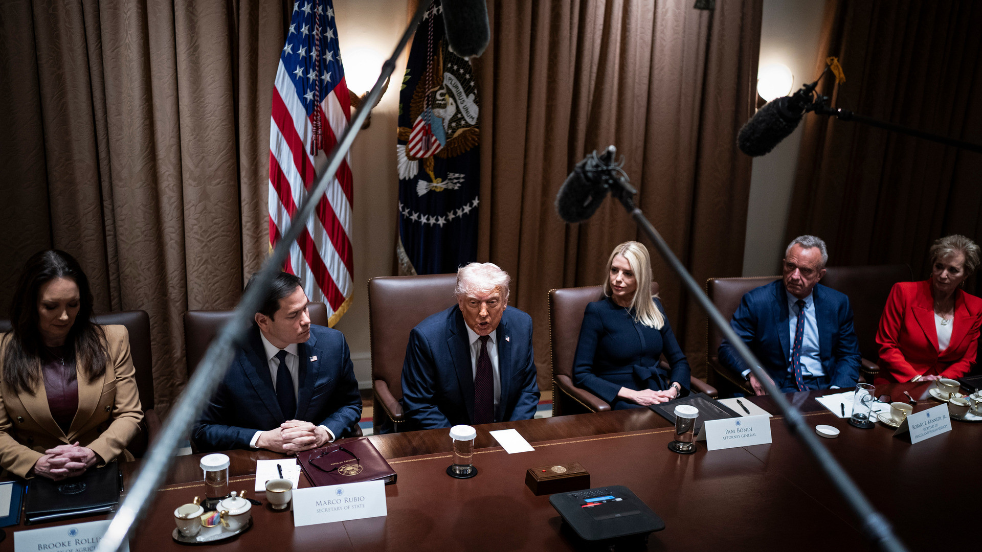 Administrația Trump a exclus România din programul Visa Waiver. Reacțiile MAE și DHS