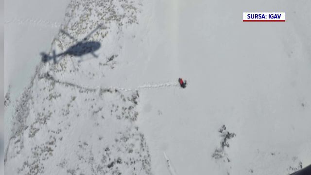 Operațiune de salvare în Munții Făgăraș. Un turist american, recuperat cu elicopterul după ce a fost surprins de vremea rea