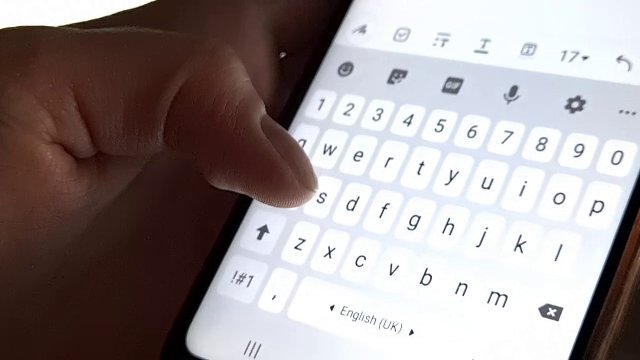 O româncă din Spania a păcălit un bărbat să-i dea peste 70.000 €. El scrisese într-un ziar online că vrea o relație serioasă