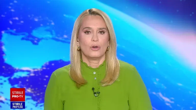 Cruce de șapte tone și șapte metri înălțime, montată pe Catedrala Mântuirii Neamului. Semnificația găsită de Biserică