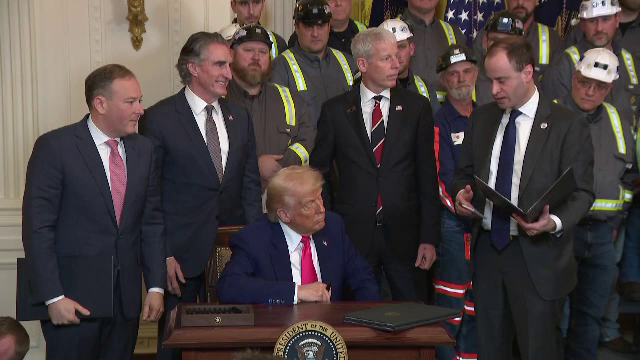 Noile tarife comerciale impuse de Trump au intrat în vigoare astăzi. Importurile din China, taxate cu 104%