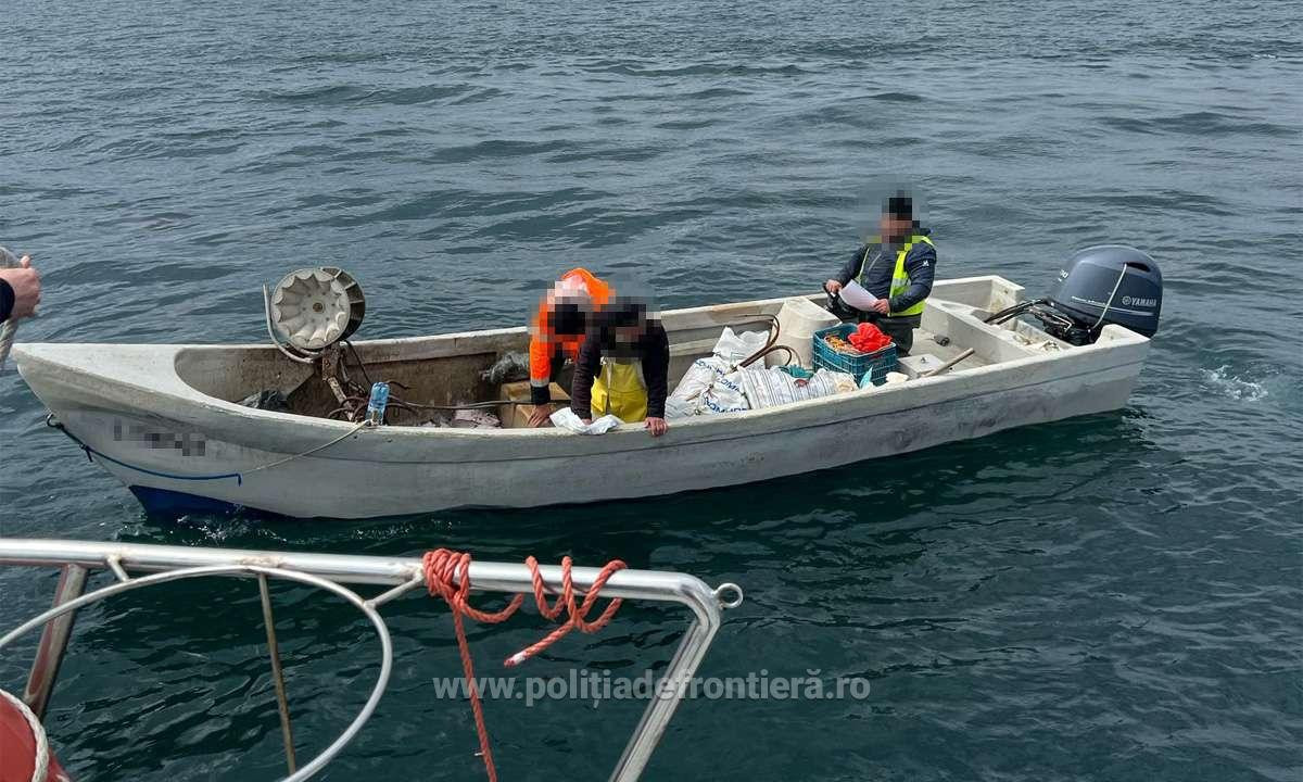 Ce a găsit Garda de Coastă în barca unor pescari, la Costinești. FOTO
