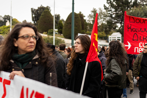 Grevă generală în Grecia. Peste 15.000 de oameni au manifestat la Atena și Salonic. „Nedreptatea ne sufocă”. GALERIE FOTO