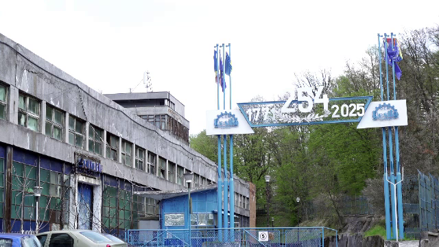 Fabrici de renume din România, închise din cauza datoriilor uriaşe acumulate de-a lungul anilor