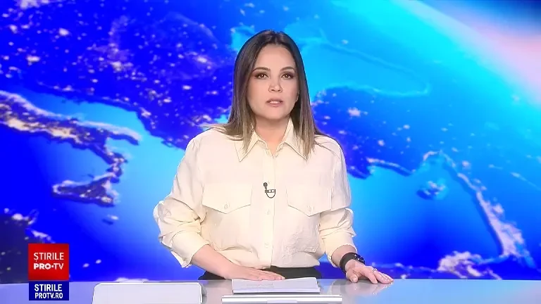 Un șofer nervos s-a urcat cu mașina pe trotuar pentru a lovi intenționat un pieton, în București. VIDEO