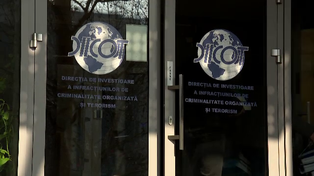 Rețea de români care se dădeau drept angajați ai băncilor în UK, prinsă de DIICOT. „Prada” cu care au plecat