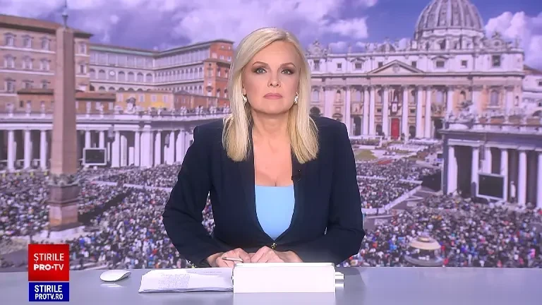 Apariţie scurtă a Papei Francisc în Piaţa Sfântul Petru, după slujba de Duminica Floriilor