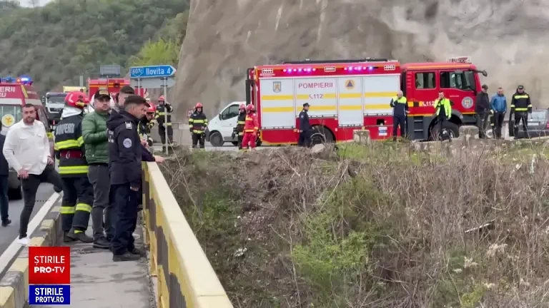 Un microbuz a căzut în Dunăre, în Mehedinți. A fost activat Planul Roșu