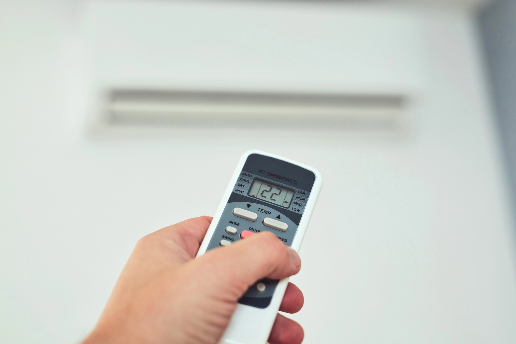 Valurile de căldură record din Europa duc la creșteri bruște ale cererii pentru aparate de aer condiționat