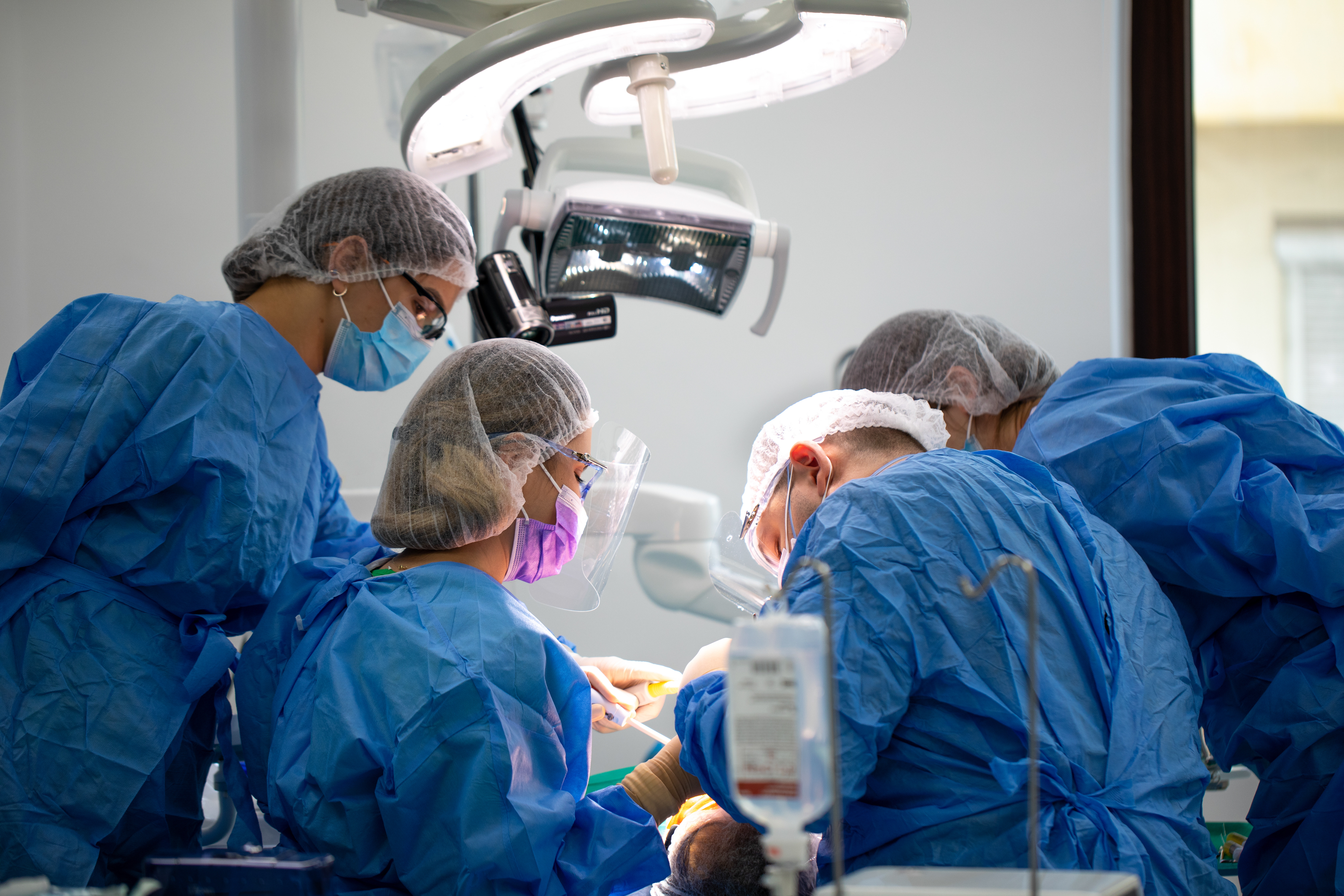 (P) Românii revin acasă pentru un zâmbet sănătos și complet