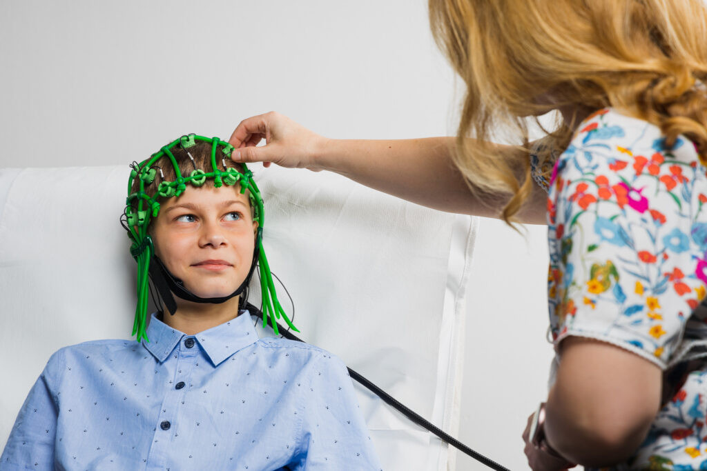 (P) Neurofeedback – sprijin pentru copii cu ADHD, TSA, anxietate și dificultăți școlare